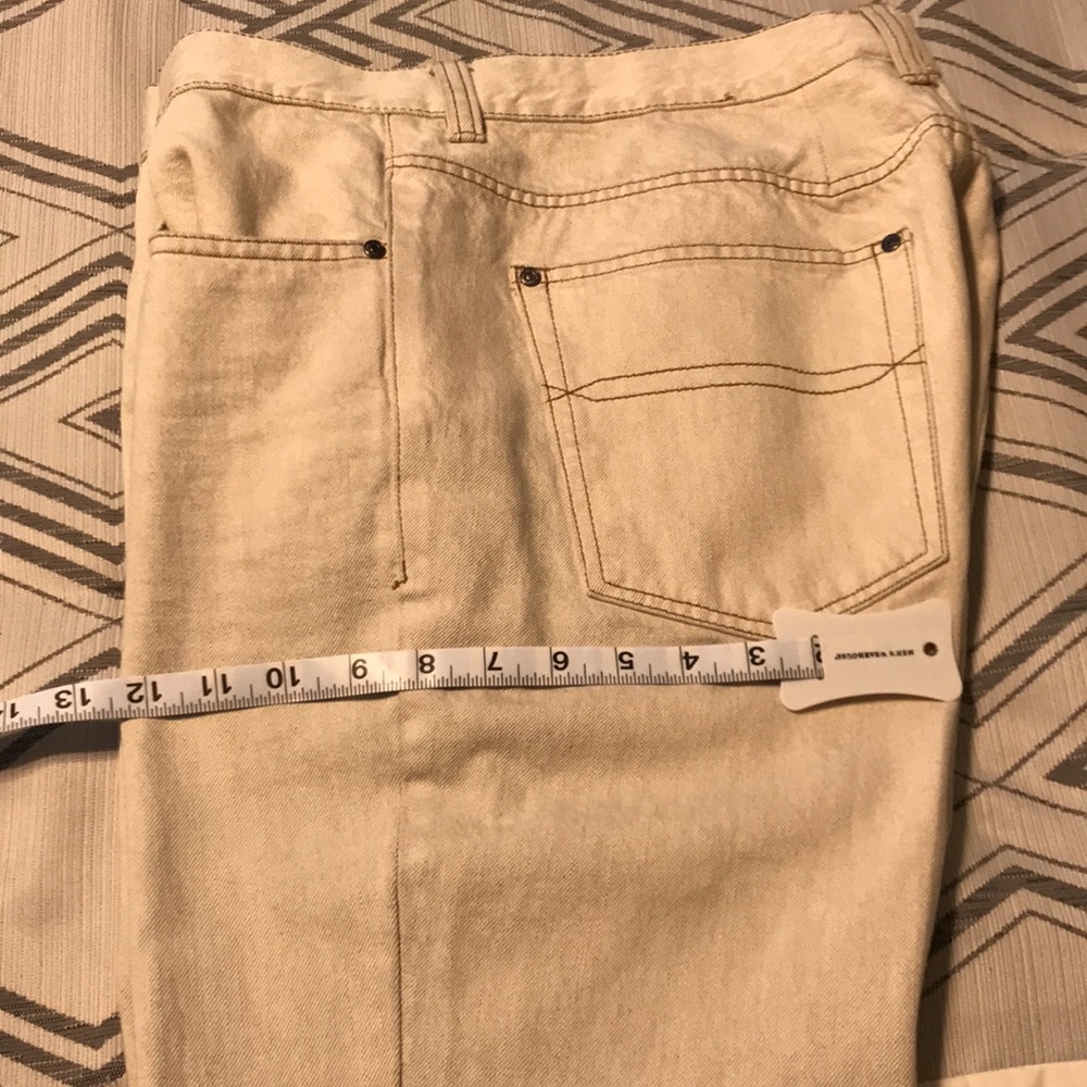 Claiborne Cream Jeans - Picture 9 of 17